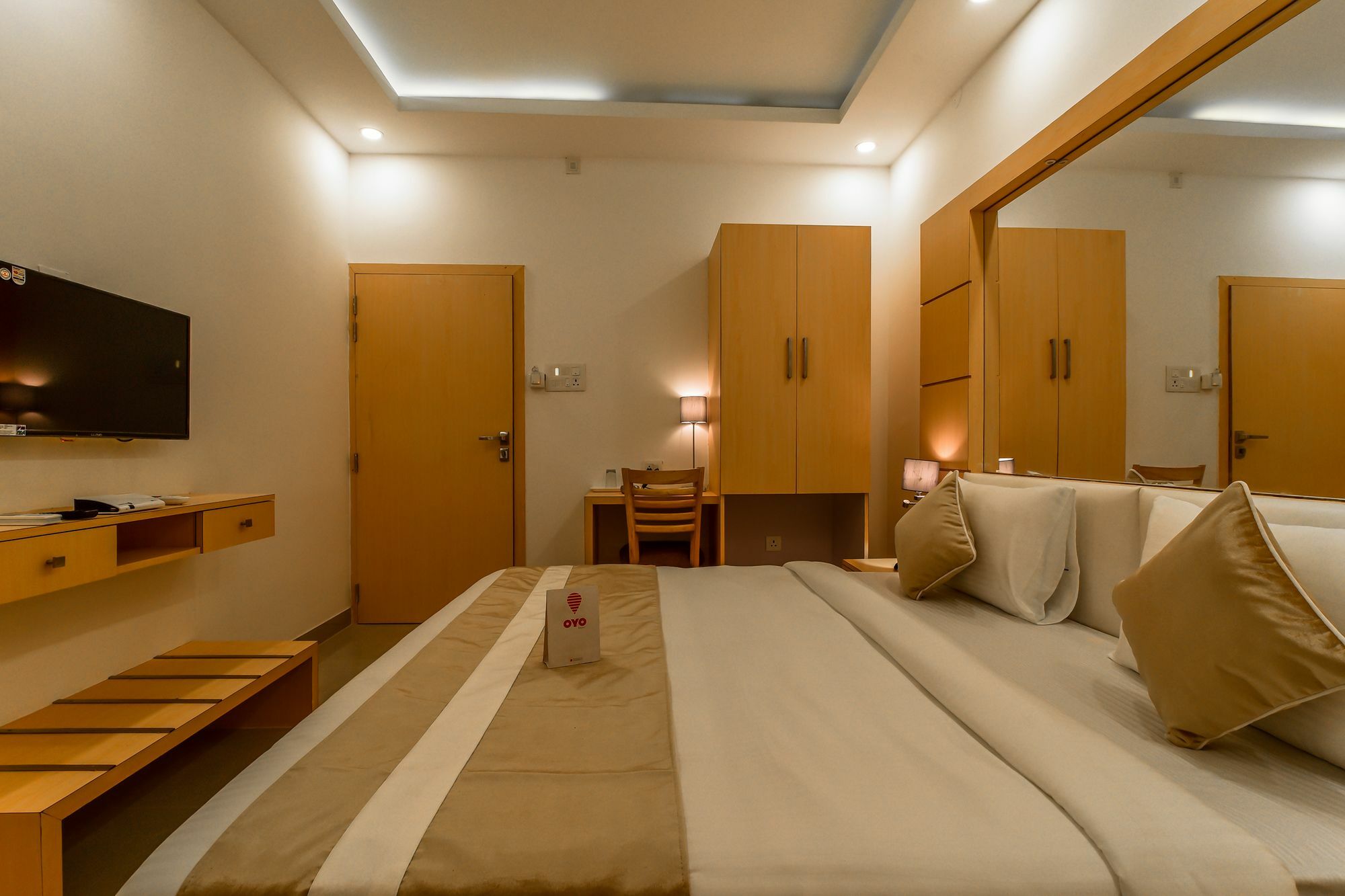 Oyo 10984 Lagom Comfort Hotel